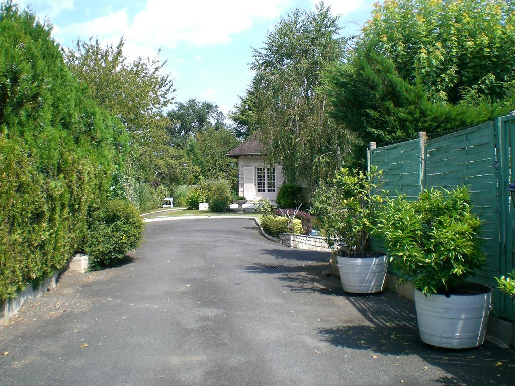 Chambres D'Hotes Le Clos Des Senteurs Malemort Exteriér fotografie